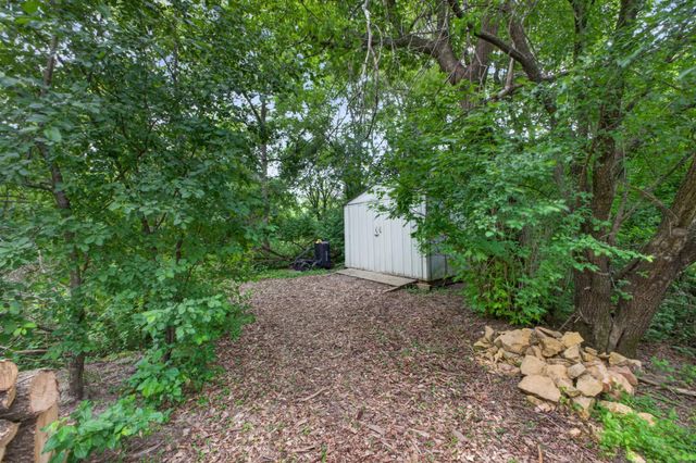 1914 12th Avenue NE, Austin, MN 55912