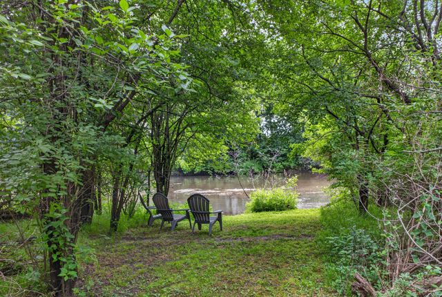 1914 12th Avenue NE, Austin, MN 55912