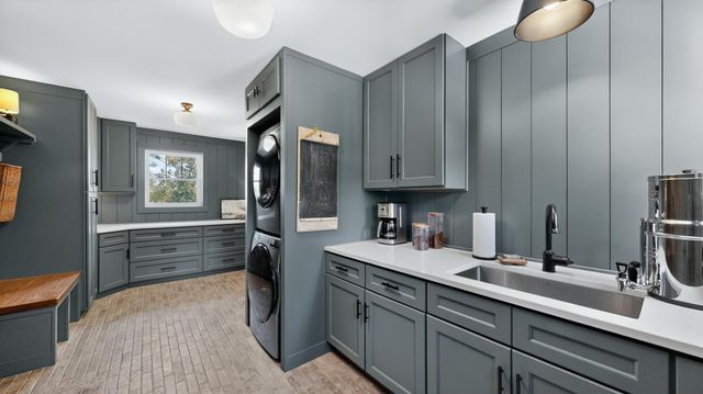 1914 12th Avenue NE, Austin, MN 55912