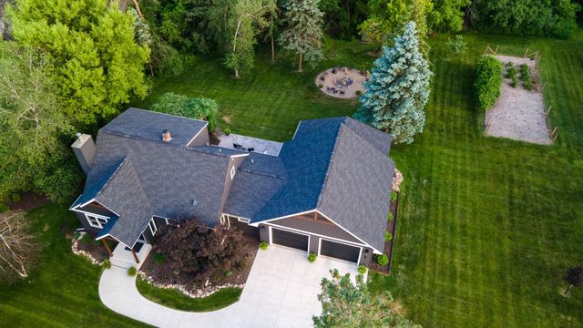 1914 12th Avenue NE, Austin, MN 55912