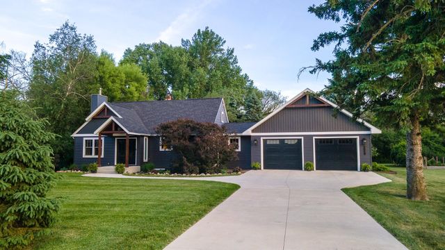 1914 12th Avenue NE, Austin, MN 55912