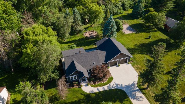 1914 12th Avenue NE, Austin, MN 55912