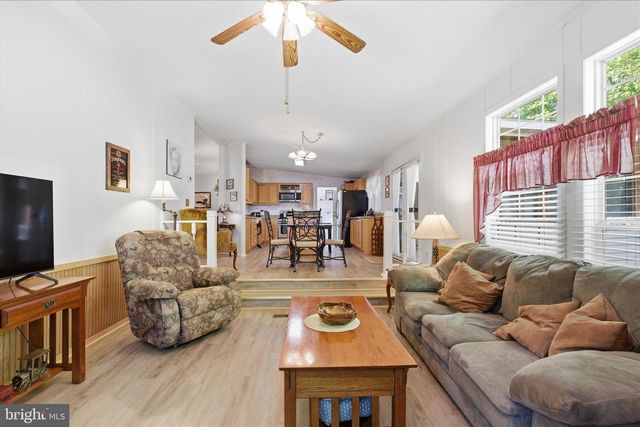 144 STRATFORD CIR, Colonial Beach, VA 22443