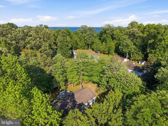 144 STRATFORD CIR, Colonial Beach, VA 22443