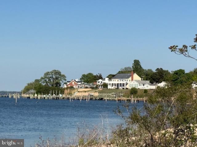 144 STRATFORD CIR, Colonial Beach, VA 22443