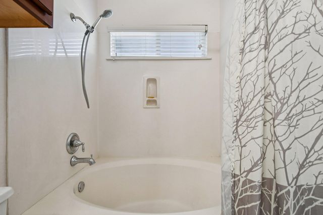 209 Wisteria WAY, San Marcos, TX 78666