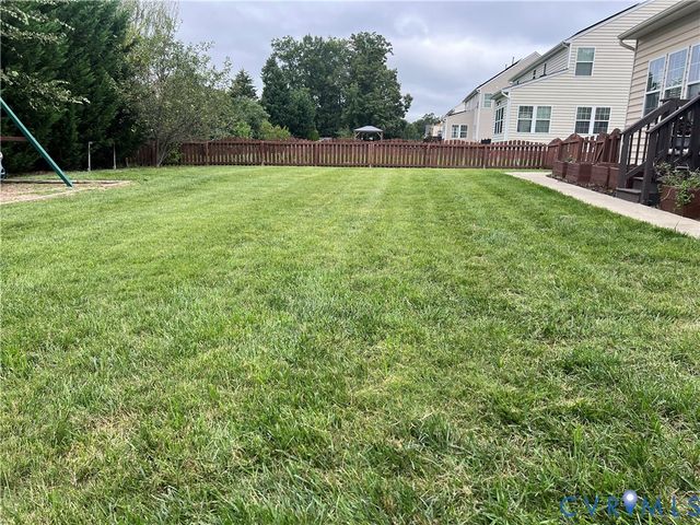 3536 Hunton Ridge Dr, Glen Allen, VA 23059