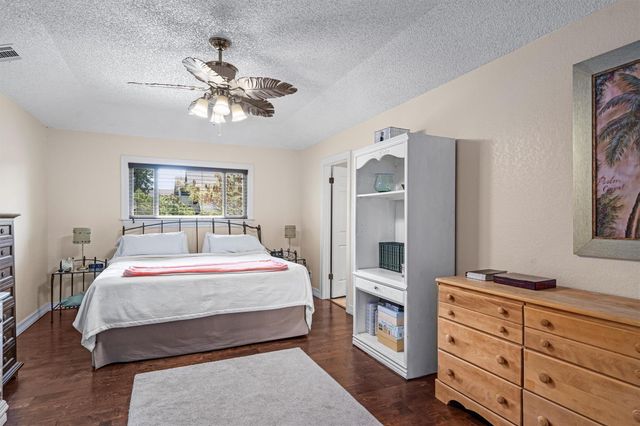 2201 Carolyn DR, Taylor, TX 76574