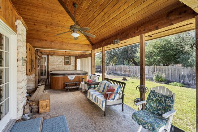 2201 Carolyn DR, Taylor, TX 76574