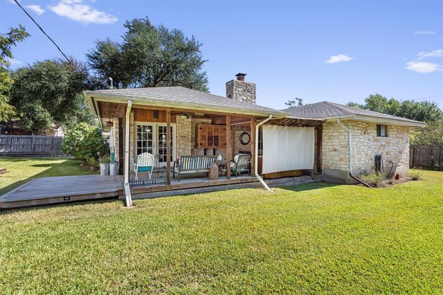 2201 Carolyn DR, Taylor, TX 76574