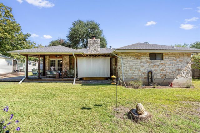 2201 Carolyn DR, Taylor, TX 76574
