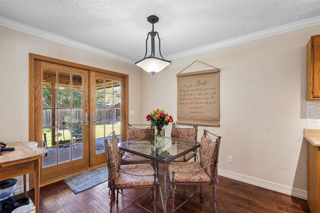 2201 Carolyn DR, Taylor, TX 76574