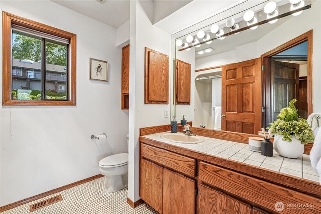 8914 NW Lakecrest Avenue, Vancouver, WA 98665