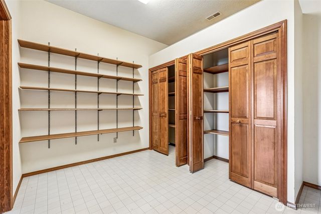 8914 NW Lakecrest Avenue, Vancouver, WA 98665