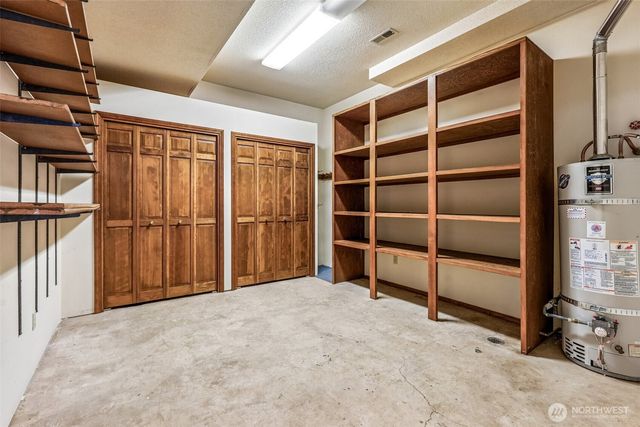 8914 NW Lakecrest Avenue, Vancouver, WA 98665