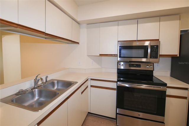 2760 71ST STREET COURT W 2760, Bradenton, FL 34209
