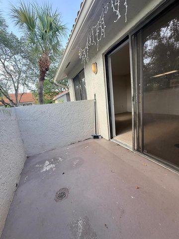 3228 Coral Lake Drive 3228, Coral Springs, FL 33065