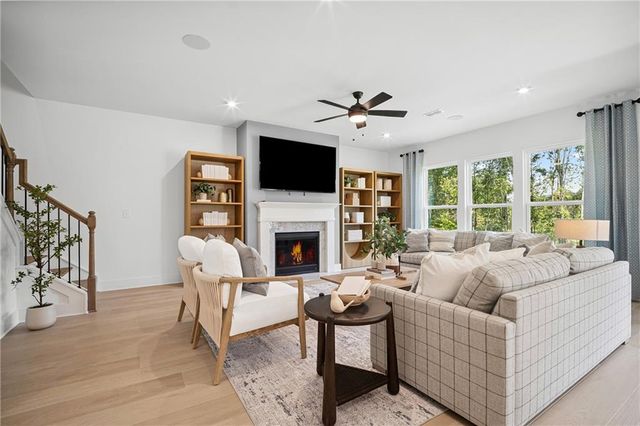 372 Aidens Bluff, Hoschton, GA 30549
