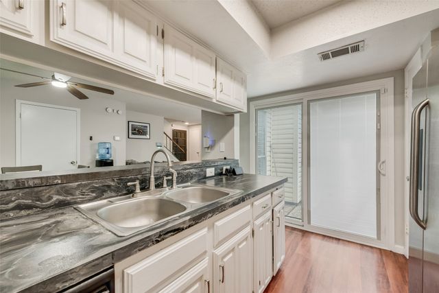 2643 Via Ventura Circle, Carrollton, TX 75006