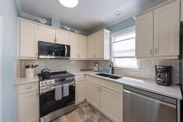 110 OAK AVENUE A, Anna Maria, FL 34216