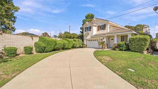 7461 Bear Creek Drive, Fontana, CA 92336