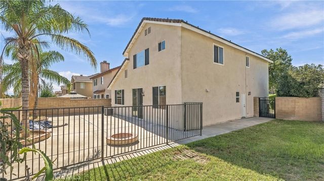 7461 Bear Creek Drive, Fontana, CA 92336