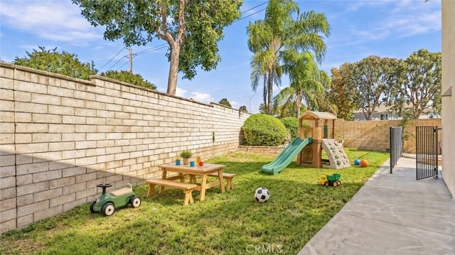 7461 Bear Creek Drive, Fontana, CA 92336