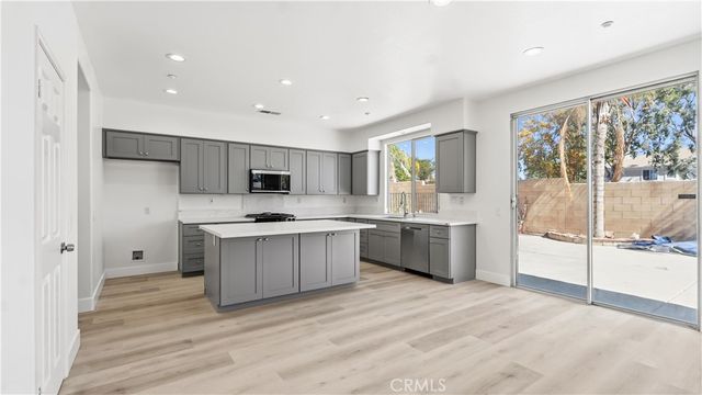 7461 Bear Creek Drive, Fontana, CA 92336