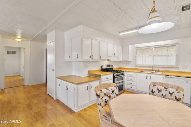 120 N VAL VISTA Drive 248, Mesa, AZ 85213