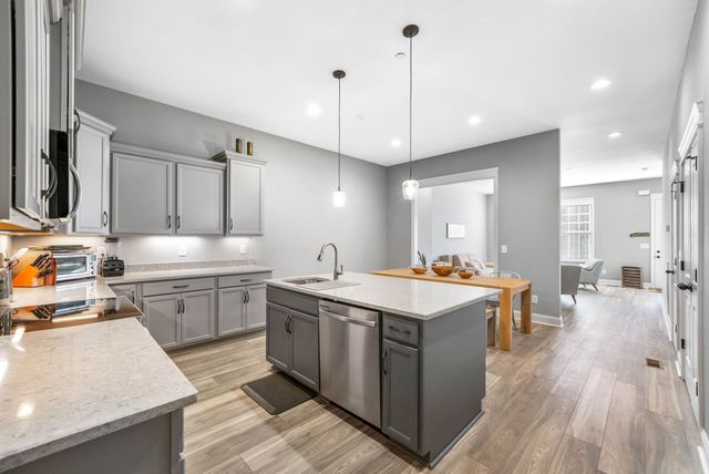 132 Savannah Ave, Pleasant View, TN 37146