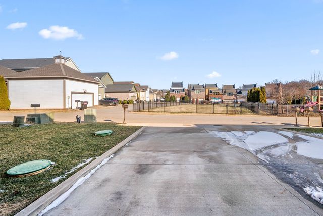 132 Savannah Ave, Pleasant View, TN 37146