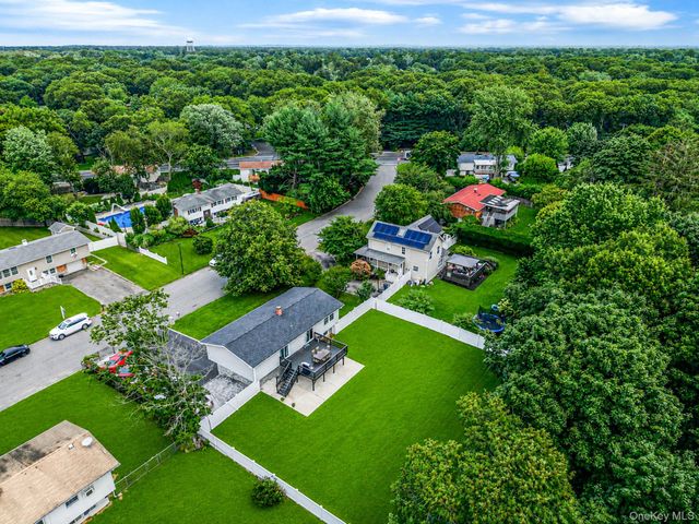 8 Fairway Drive, Port Jefferson Station, NY 11776