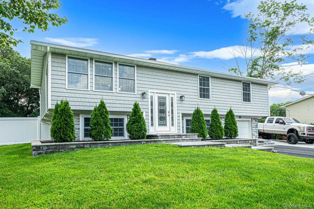 8 Fairway Drive, Port Jefferson Station, NY 11776