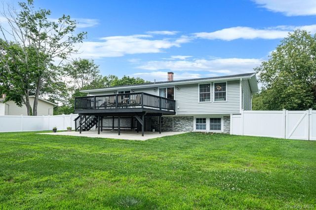 8 Fairway Drive, Port Jefferson Station, NY 11776