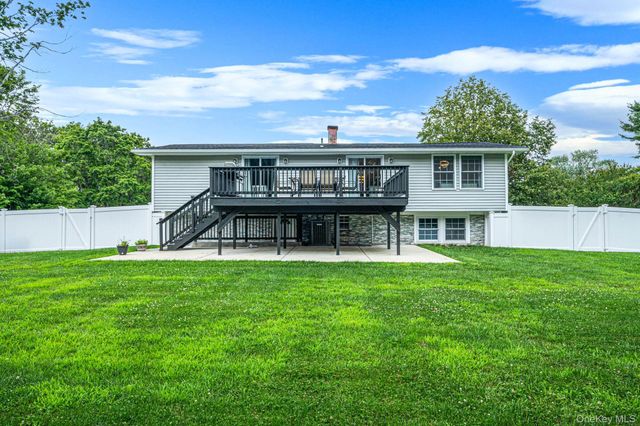 8 Fairway Drive, Port Jefferson Station, NY 11776