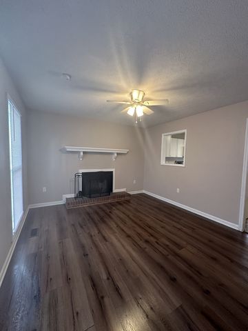 1708 Broadripple Dr, Clarksville, TN 37042