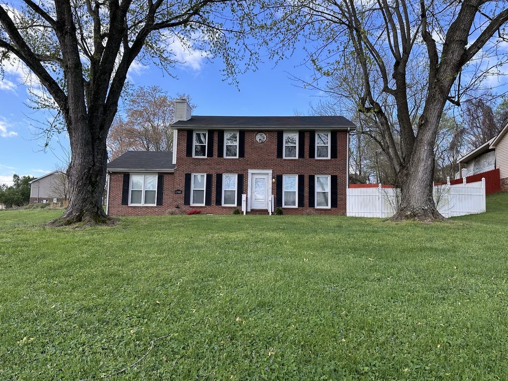 1708 Broadripple Dr, Clarksville, TN 37042