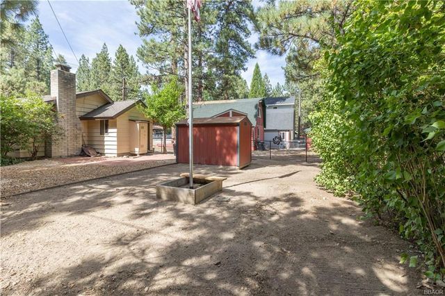 901 Sugarloaf Boulevard, Big Bear City, CA 92314