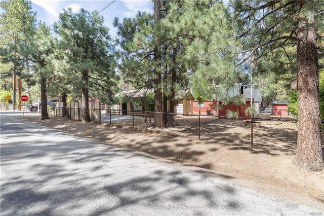 901 Sugarloaf Boulevard, Big Bear City, CA 92314
