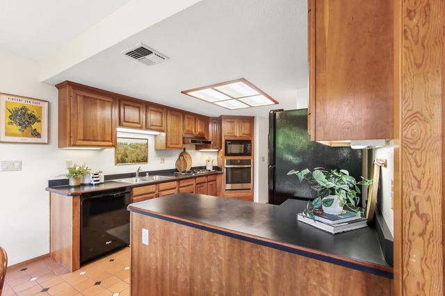 2216 Bryce Ln, Davis, CA 95616