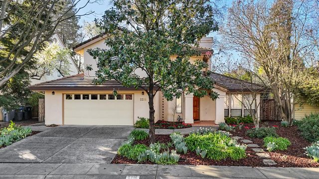 2216 Bryce Ln, Davis, CA 95616