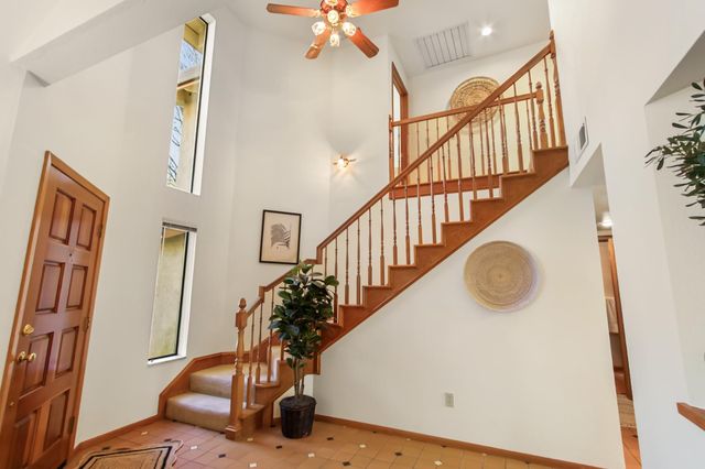 2216 Bryce Ln, Davis, CA 95616