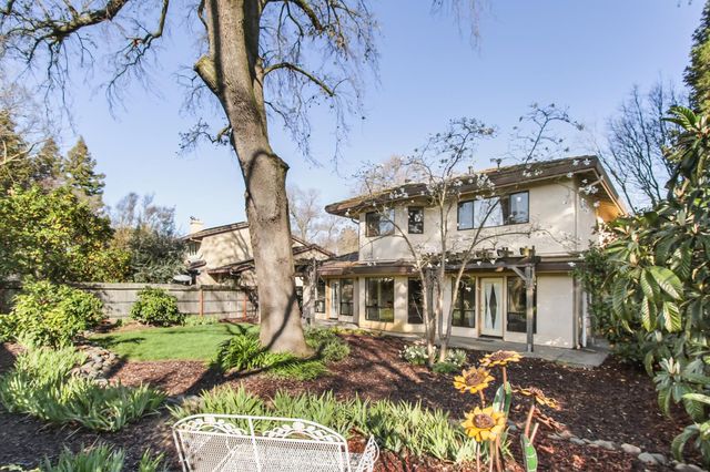 2216 Bryce Ln, Davis, CA 95616