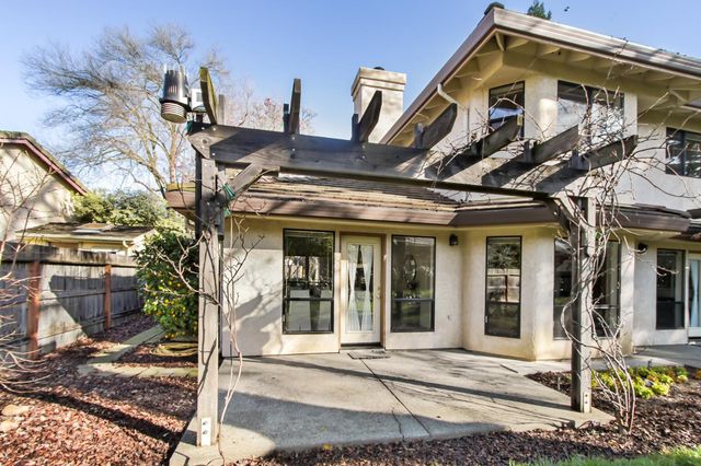 2216 Bryce Ln, Davis, CA 95616