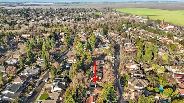2216 Bryce Ln, Davis, CA 95616