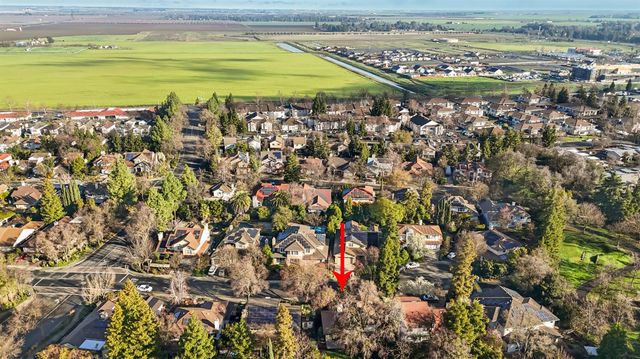 2216 Bryce Ln, Davis, CA 95616