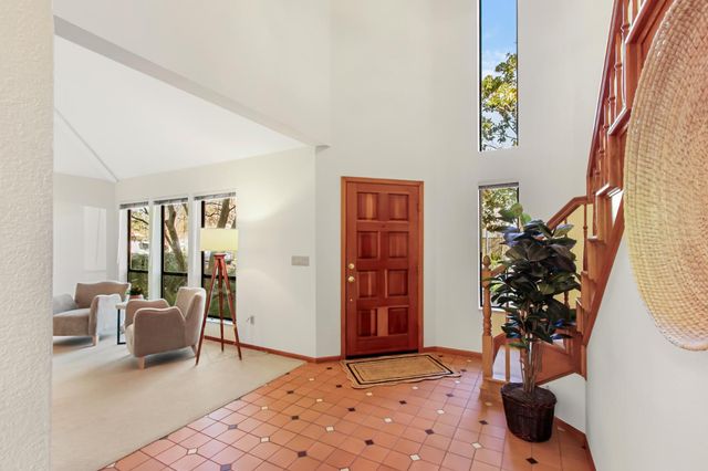 2216 Bryce Ln, Davis, CA 95616