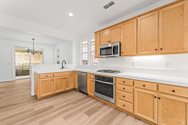 8364 Bennington Ct, Vallejo, CA 94591