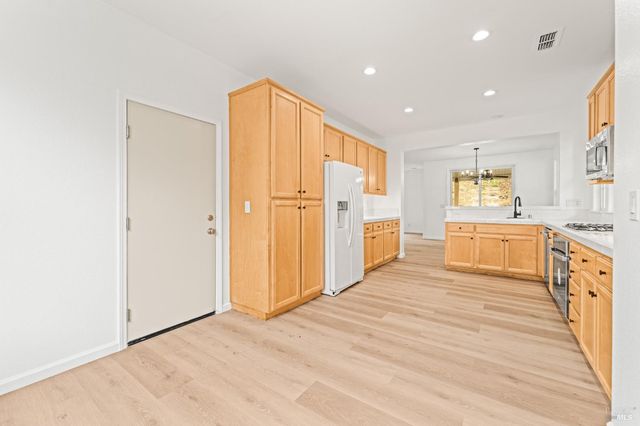 8364 Bennington Ct, Vallejo, CA 94591
