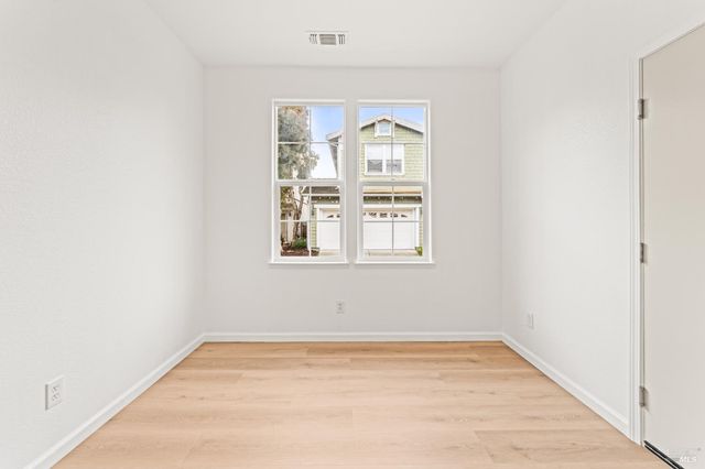 8364 Bennington Ct, Vallejo, CA 94591